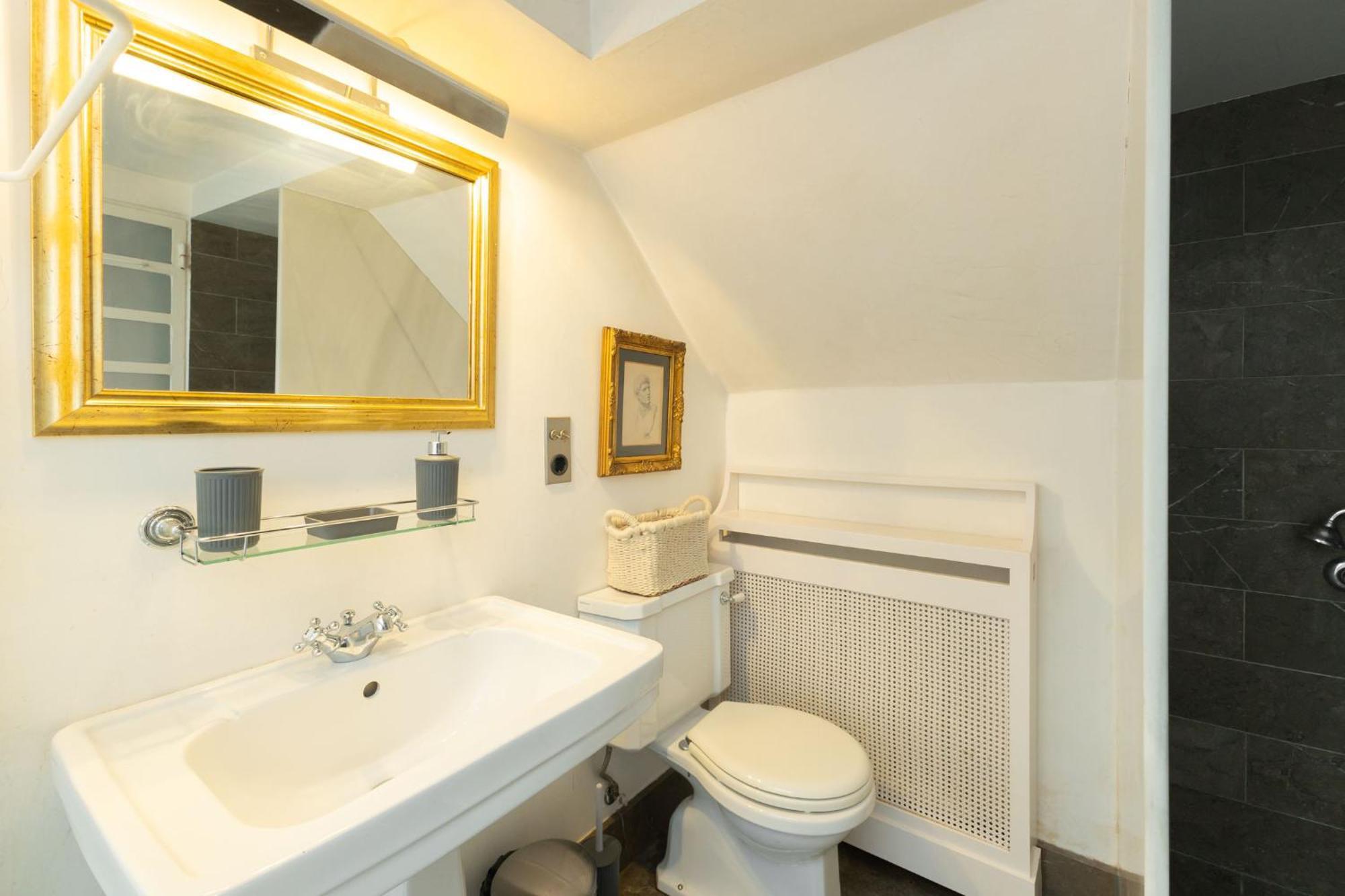 New! Ohliving Becquer House *